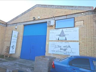 Industrial building  Polígono majarabique. Se vende nave en la rinconada