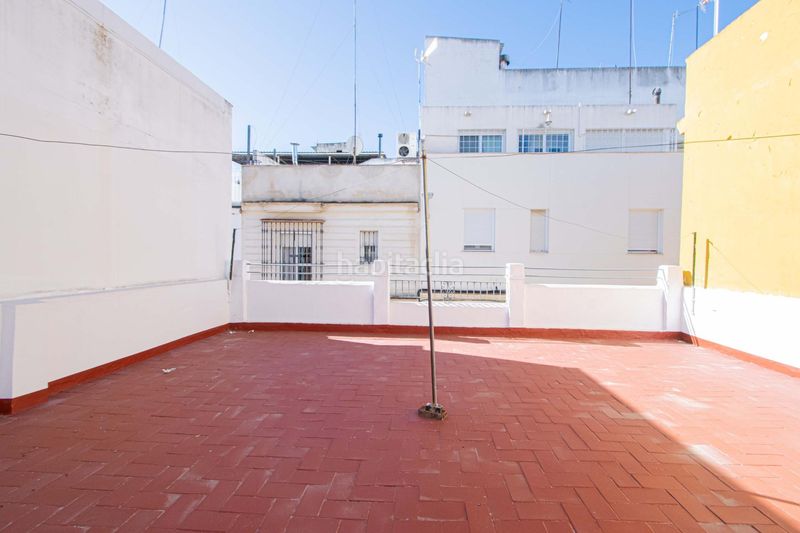 Foto 0e1a8e76-a0f8-4c27-a5aa-9e8da1d613aa. Casa amb calefacció a Barrio del Nervión Sevilla