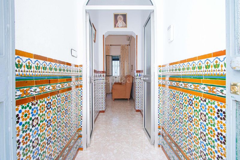 Foto 5a0c22a3-e91d-490a-8df5-3037cf4a991a. Casa amb calefacció a Barrio del Nervión Sevilla