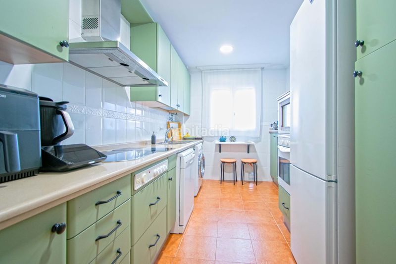 Foto 94e27cb6-f737-4915-ad6d-7ed97795d2ac. Pis amb aparcament piscina a colores - entreparques Sevilla