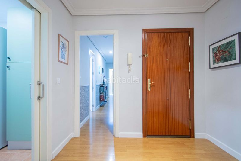 Foto ab80965a-3d78-4168-ae25-4812b61bfa76. Pis amb aparcament piscina a colores - entreparques Sevilla