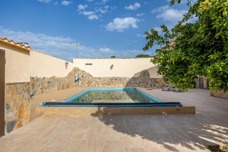 Foto 2d6b7918-3b68-48ee-be83-3dff457bb44a. Xalet amb aparcament piscina a Condequinto Montequinto