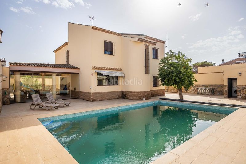 Foto b316455c-aaed-410e-8b11-3524cb88ee1d. Xalet amb aparcament piscina a Condequinto Montequinto