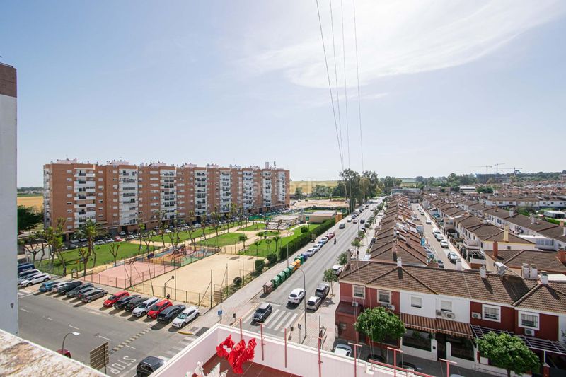 Foto f341adac-3d91-40a2-b7f1-42cf01a1071b. Pis amb piscina a Centro Montequinto