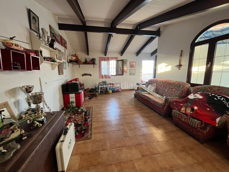 Foto 14029b72-3bde-4e8f-a341-b2aa09727bc1. Casa adossada a Pilas