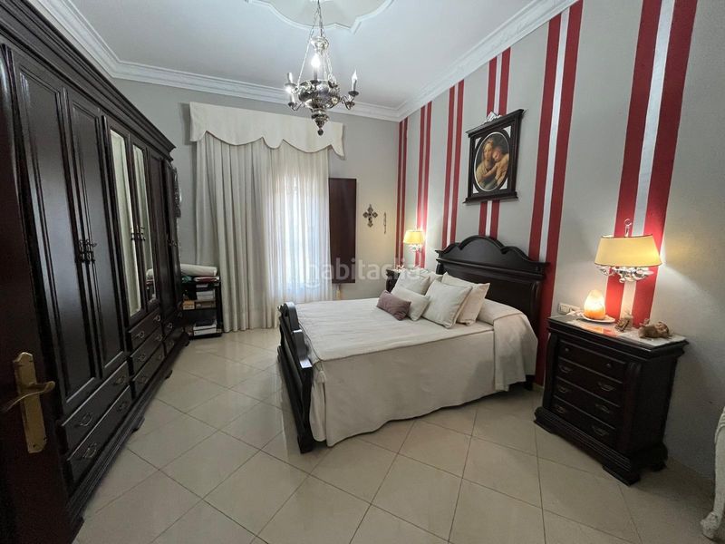 Foto 2f726c0f-9442-423b-836f-ea57cf0e4dd4. Casa adossada a Pilas