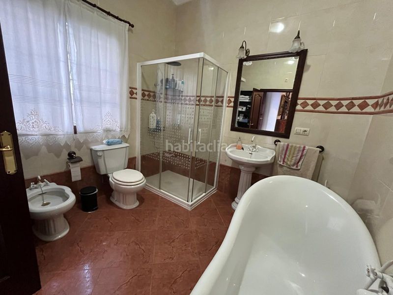 Foto 7ddc8b41-7e7e-4780-852b-0bcda0cc99ea. Casa adossada a Pilas