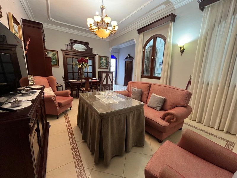 Foto f0b48580-eeb4-4307-a709-f44f86213f2d. Casa adossada a Pilas