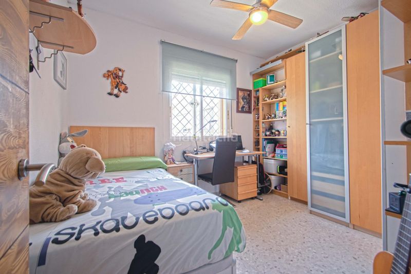 Foto 229d4f4e-913d-4c16-a171-677628443587. Casa adossada amb piscina a colores - entreparques Sevilla