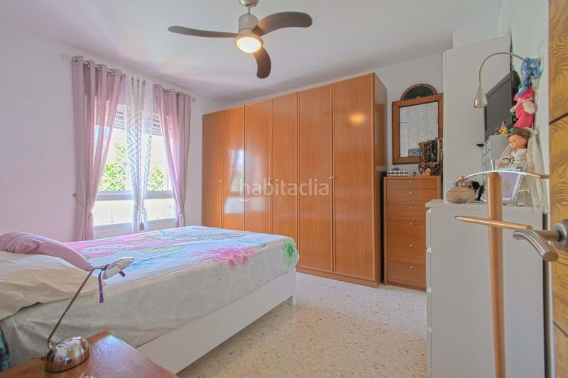 Foto b92650fe-9fab-48f5-bfda-b0de17f6f80e. Casa adossada amb piscina a colores - entreparques Sevilla