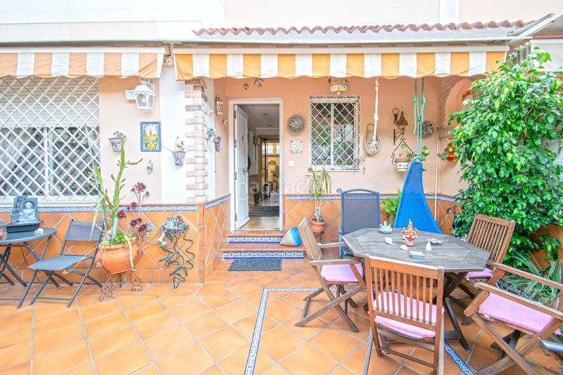 Foto c4d5d803-128a-4fb1-953a-984e376e5d03. Casa adossada amb piscina a colores - entreparques Sevilla
