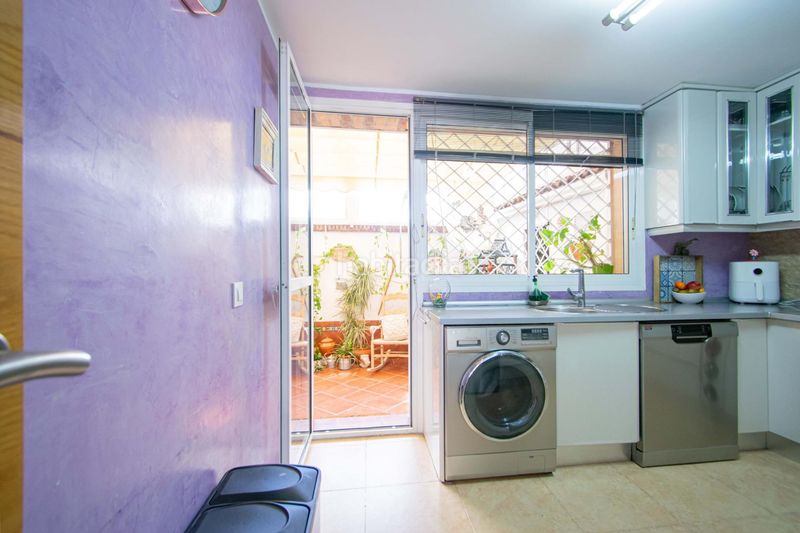 Foto e5140a96-bbd3-4199-859c-682f6236722d. Casa adossada amb piscina a colores - entreparques Sevilla