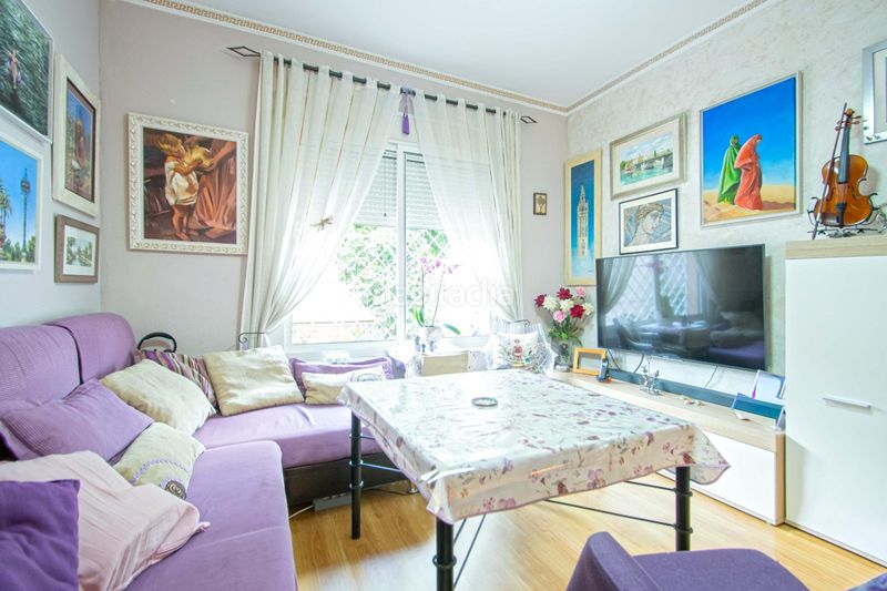 Foto ef1e2f40-19a6-4da9-a4cc-bccf57bb3668. Casa adossada amb piscina a colores - entreparques Sevilla