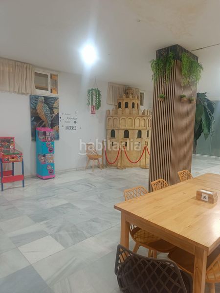Foto f78aaf24-8c91-4a26-8bda-281839ebd6ce. Casa adossada amb piscina a colores - entreparques Sevilla