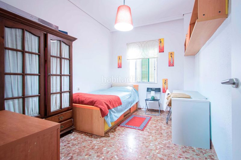 Foto afef8bbd-dd90-47e3-8db3-f0d38d946a27. Pis a Bami - La Estrella Sevilla