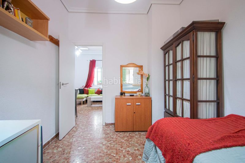 Foto c1cafb84-565e-4d57-a0c9-559d6bed07a7. Pis a Bami - La Estrella Sevilla