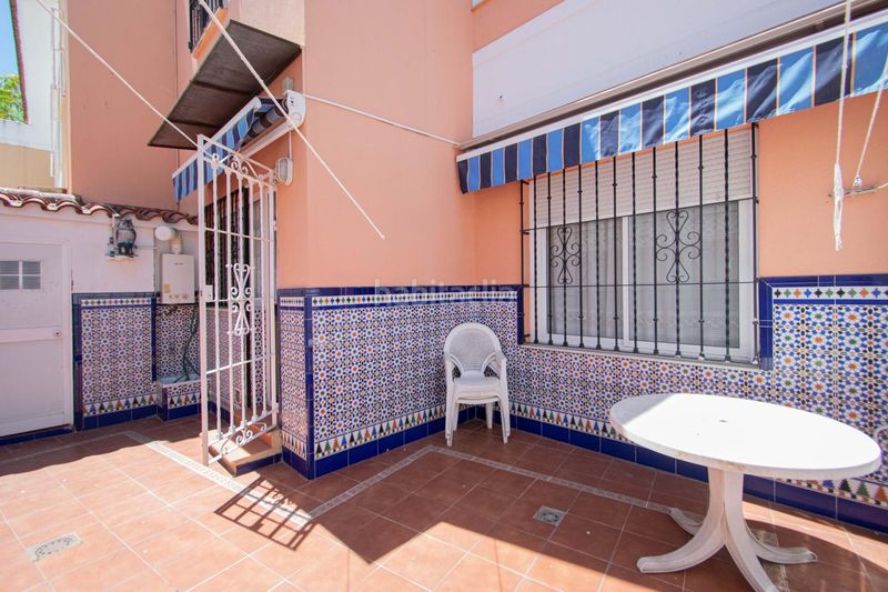 Foto 47354796-5169-41af-b71b-d3674badbdfe. Casa adossada amb calefacció a colores - entreparques Sevilla