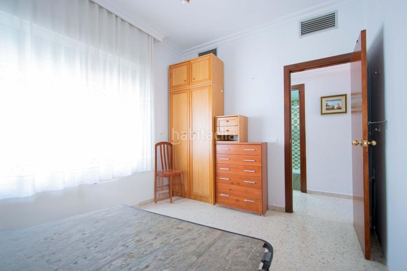 Foto dffeb18d-b226-4249-a81f-370e233a0d1a. Casa adossada amb calefacció a colores - entreparques Sevilla