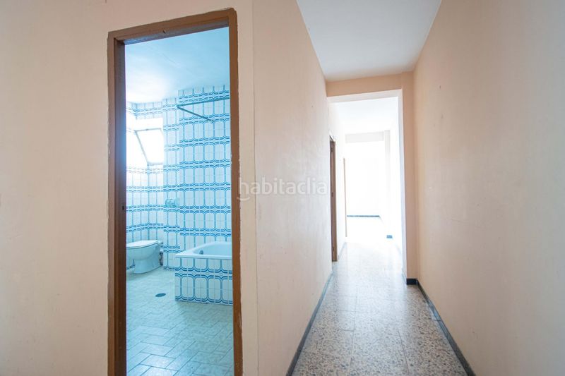 Foto 07f3f100-5a35-4789-994f-54833e43561f. Casa adossada amb aparcament a Torreblanca Sevilla