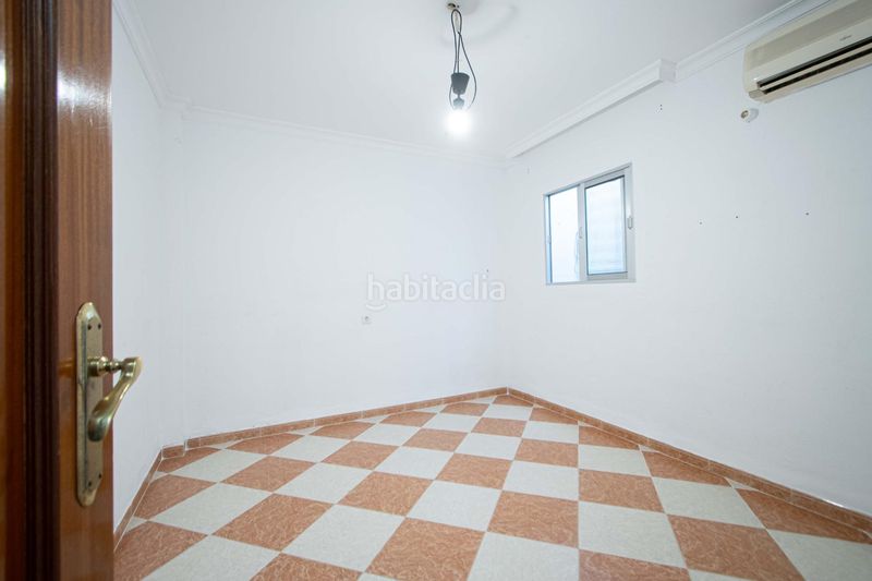 Foto 9b993d05-0174-49bf-a730-b25f2140801b. Casa adossada amb aparcament a Torreblanca Sevilla