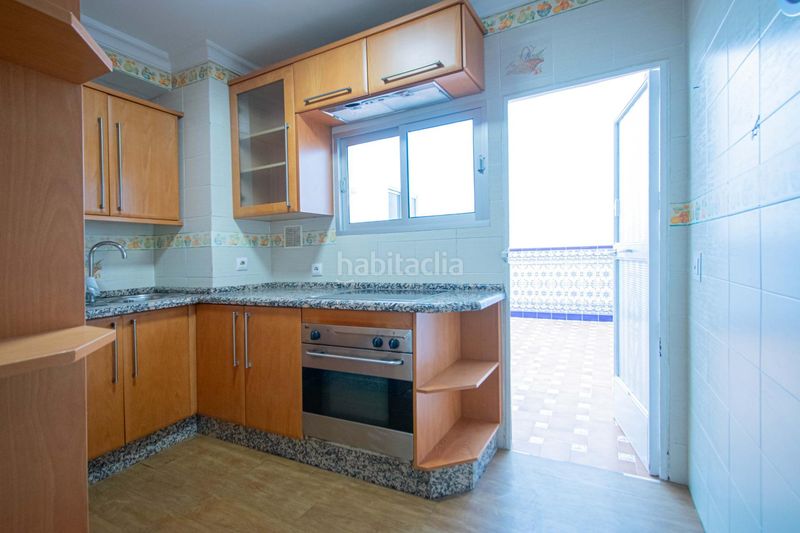 Foto ac315a48-a2d7-4791-acef-d3ac29662214. Casa adossada amb aparcament a Torreblanca Sevilla