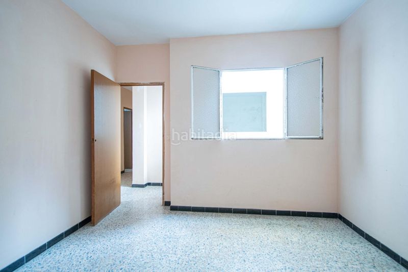 Foto b1749282-b0a9-4344-95a1-eb02450de169. Casa adossada amb aparcament a Torreblanca Sevilla