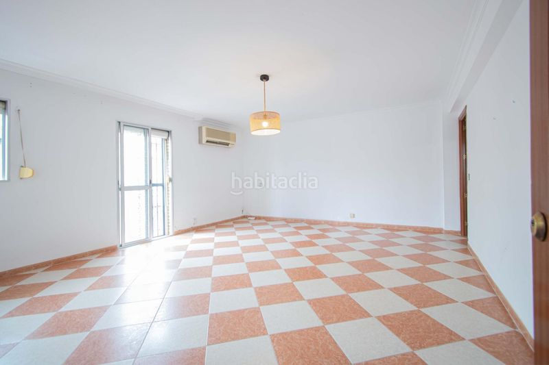 Foto c200e804-00db-45cd-b3bf-dfd297ce84f7. Casa adossada amb aparcament a Torreblanca Sevilla