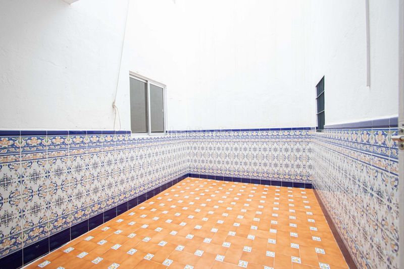 Foto cb905eb5-271c-4993-b9c5-92b6eb2faeb7. Casa adossada amb aparcament a Torreblanca Sevilla