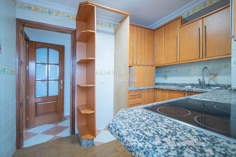 Foto d7a26320-adef-49d7-887c-bf23181af5a4. Casa adossada amb aparcament a Torreblanca Sevilla