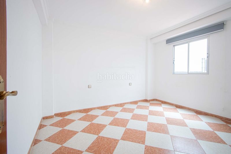 Foto e94f4ed8-9206-495f-8068-86ca9aafcfea. Casa adossada amb aparcament a Torreblanca Sevilla