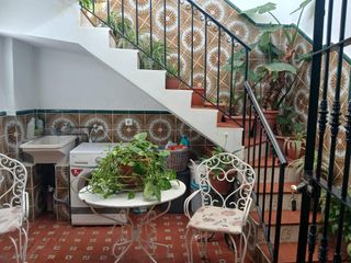 Casa a Palacios y Villafranca (Los). Magnífica vivienda con localgaraje en pleno centro de los palaci