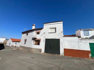 Piso en Ronquillo (El). Piso en el centro del ronquillo con garaje. ideal inversión!!!