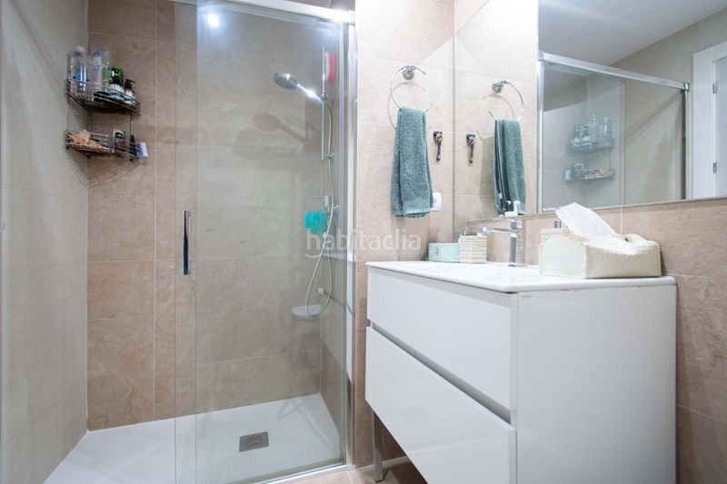 Foto 0c5f3b37-6dd4-430b-9e9d-d76ee297a7db. Pis amb calefacció aparcament piscina a colores - entreparques Sevilla