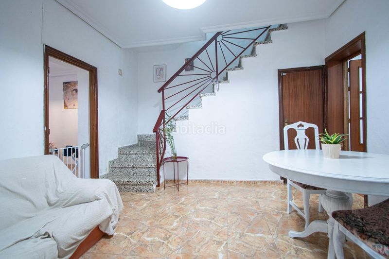Foto d400417f-a74d-4df4-94cd-b5a63036b861. Casa a Bellavista Sevilla