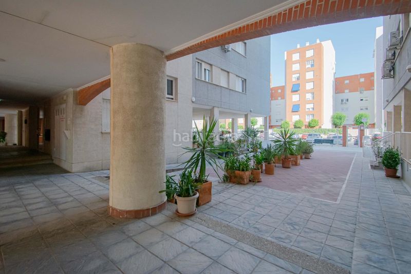 Foto a913589a-a8b2-4625-93a3-19ec1fb47b7e. Pis amb aparcament a colores - entreparques Sevilla