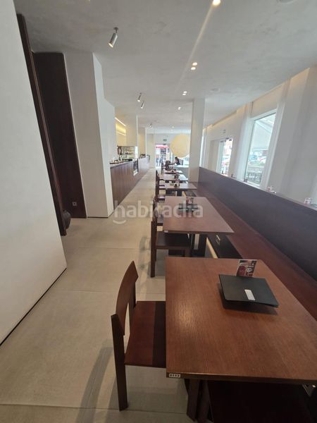 Foto 3cfe9d06-1a0a-409d-84ff-a507617d33cb. Traspaso local comercial se traspasa exclusiva cafeteríaheladería brunch con obrador!!! en Montequinto