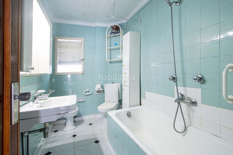 Foto ab07186d-43df-4616-985d-858aedf7de6e. Pis a Barrio del Nervión Sevilla