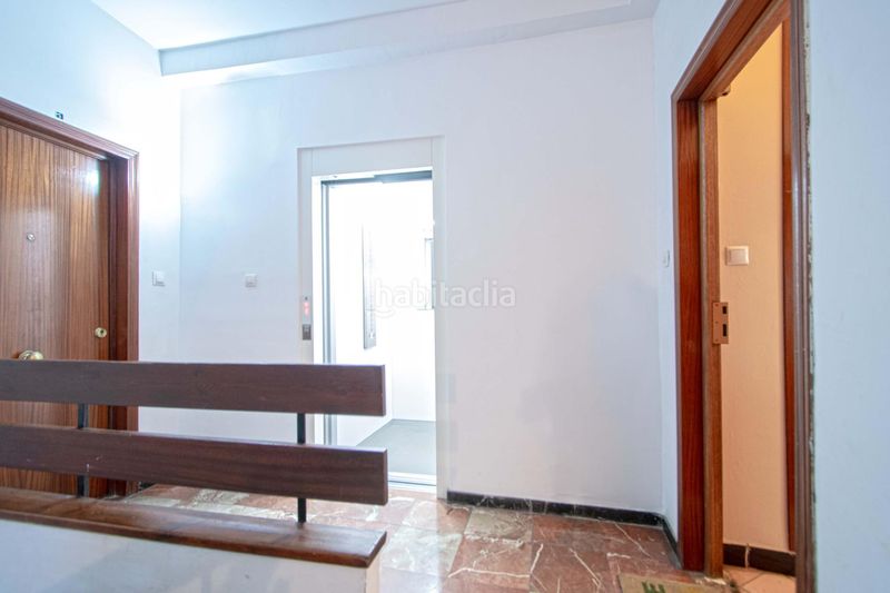 Foto 3a4e90a2-535e-4eb3-86e8-04a8743fdb02. Pis amb aparcament a Tablada Sevilla