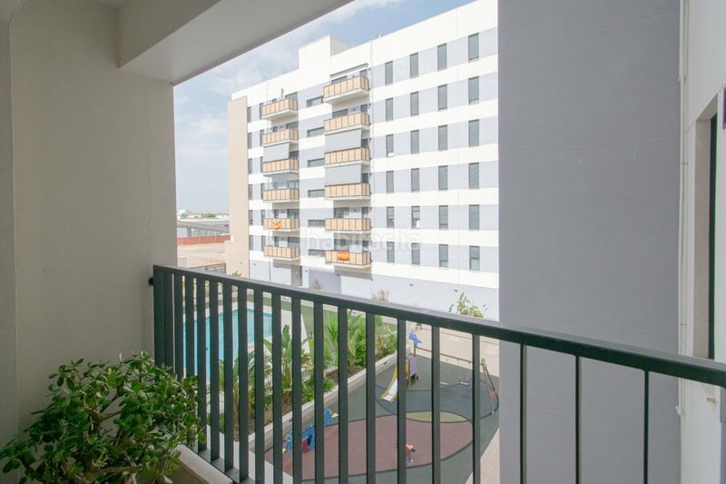 Foto 1231c06b-a839-4b9e-9f69-e65b67e8f8ed. Pis amb calefacció aparcament piscina a Sta. Aurelia - Cantábrico - Atlàntico - La Romería Sevilla
