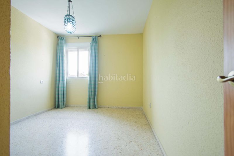 Foto c98c9a10-09af-4ea1-8fad-a66ad41ae032. Casa adossada amb aparcament a Las Almenas Tomares