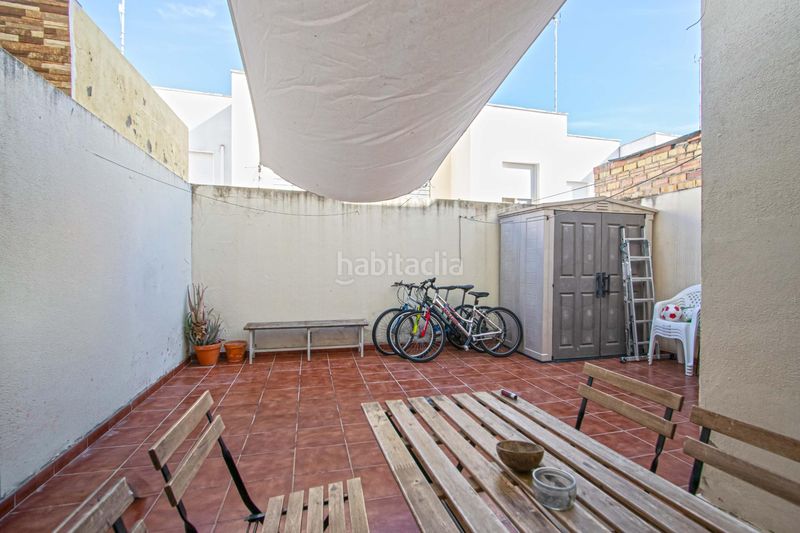 Foto 07e314f8-6d25-4d9b-b44b-e9455d85d315. Casa adossada amb aparcament a Zona Universitaria Bormujos