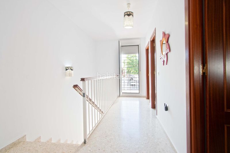 Foto a5547031-2065-4c48-9e65-a1ae9af5a074. Casa adossada amb aparcament a Zona Universitaria Bormujos