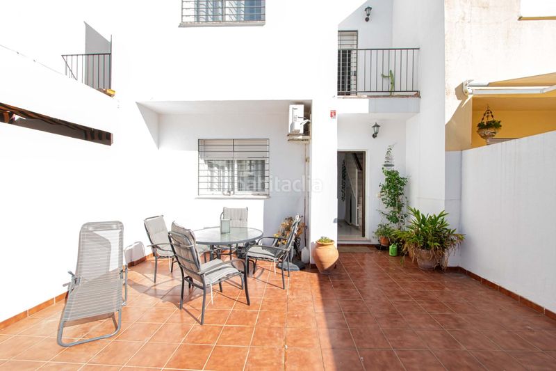 Foto df0f100b-98eb-454c-801e-2276ff491fa7. Casa adossada amb aparcament a Zona Universitaria Bormujos