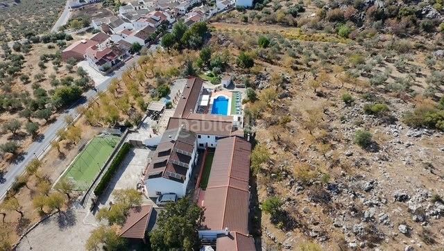Foto b21324be-6420-47f1-900c-e553de0a3590. Masia amb calefacció aparcament piscina a Montejaque