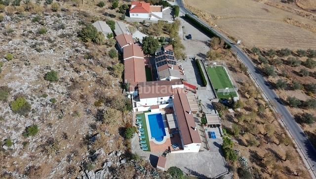 Foto f2bce42e-788a-4dbf-a4e4-4921770b5262. Masia amb calefacció aparcament piscina a Montejaque