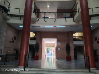 Oficina en Colores -  Entreparques. Magnífica oficina profesional ubicada en edificio torre este!!!