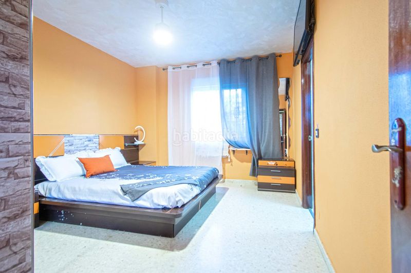 Foto f28676df-8e73-41dd-8882-f3d1343658ab. Pis amb aparcament a colores - entreparques Sevilla