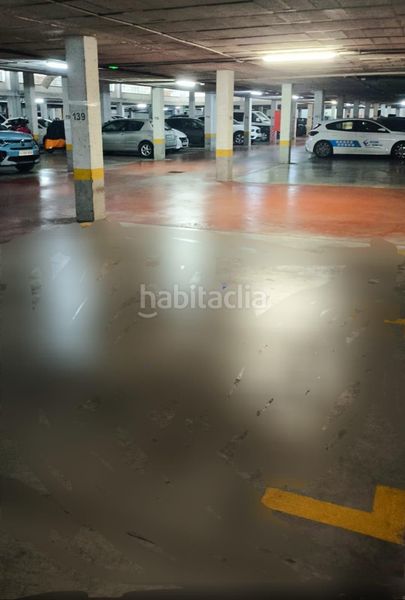 Foto 273f2d88-f42c-4f51-a829-4af5c75d3699. Aparcament cotxe a colores - entreparques Sevilla