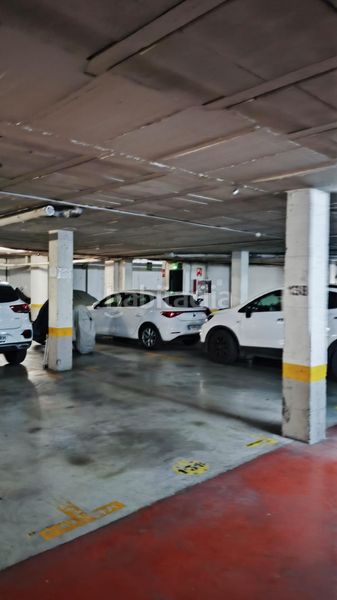Foto 4b5ab6e5-e38f-4258-be36-4c97fde3ee0e. Aparcament cotxe a colores - entreparques Sevilla