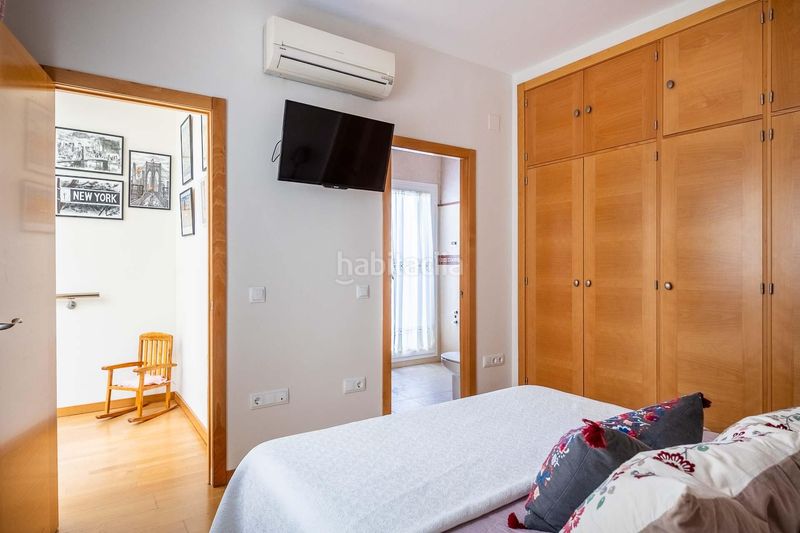 Foto f7501849-bbf4-4791-b03b-4477e70e4a57. Casa a Cruz Roja Sevilla